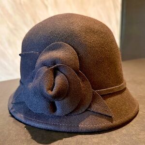 Nine West Felt Flower Cloche Hat, Pecan/ Tan color-Large